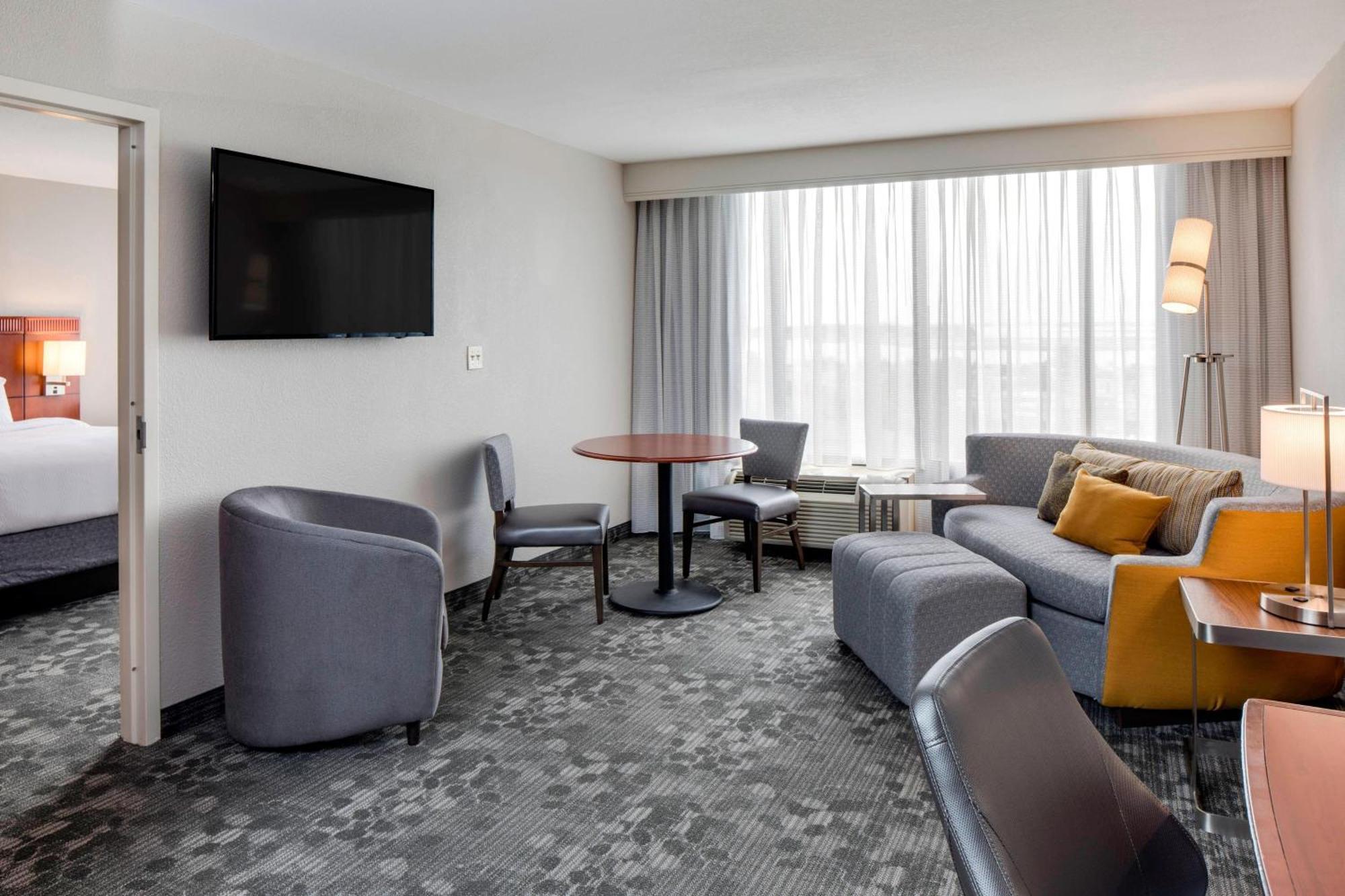 Courtyard By Marriott Boston Logan Airport Hotel Eksteriør billede